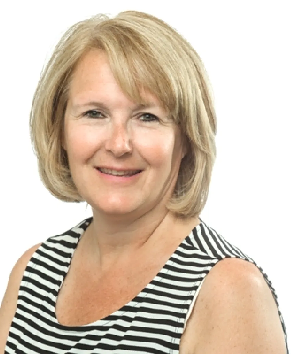 Hollie Yeager headshot