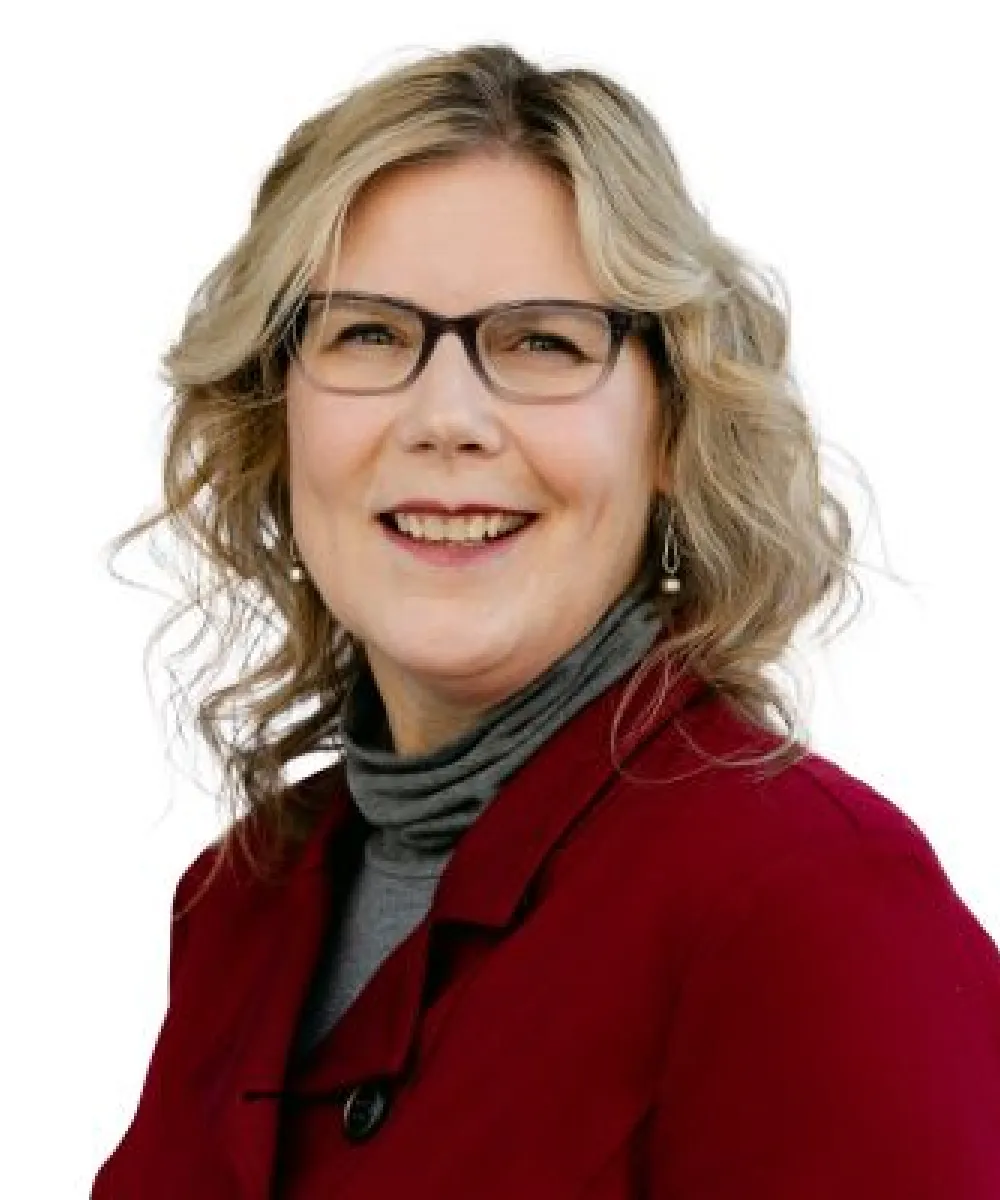 Jena Ahlman headshot