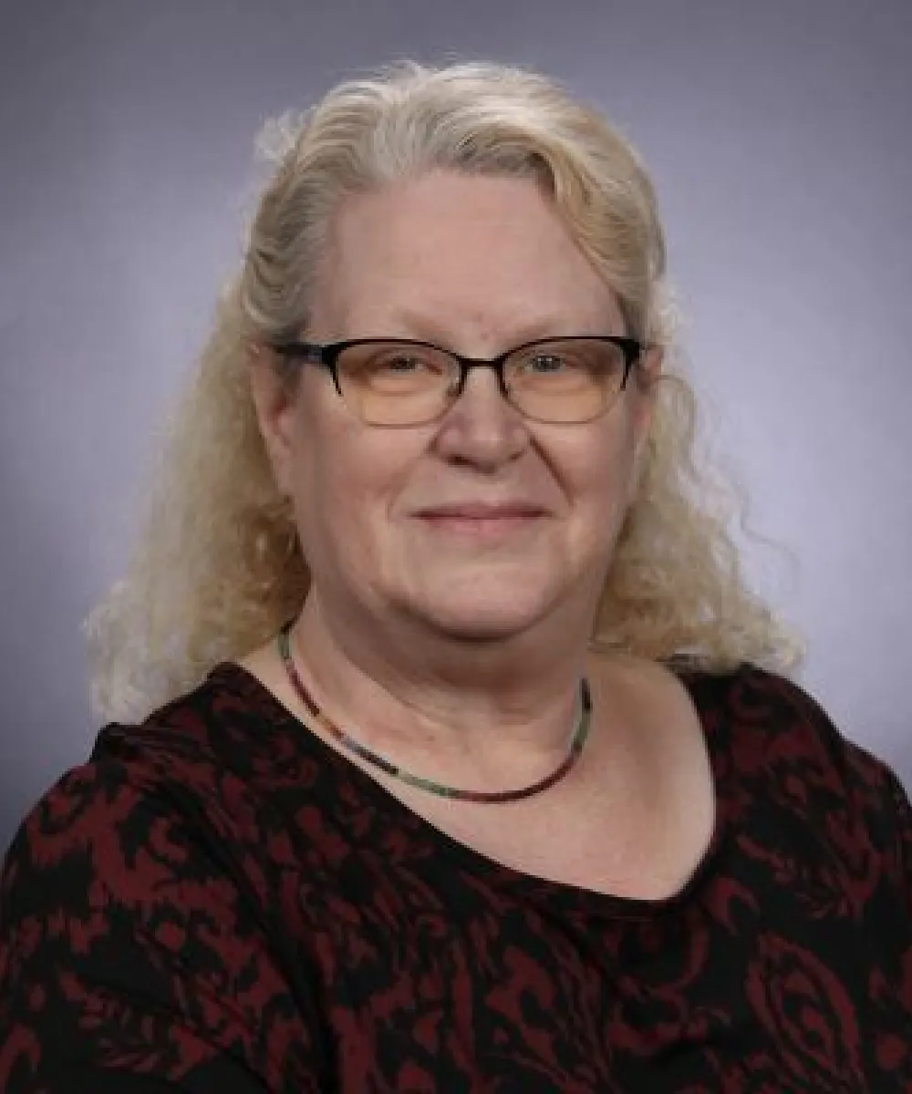  Leslie Binstock headshot